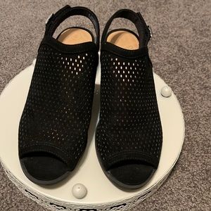 Girls Target Art Class Black Wedge Sandal, Size 3